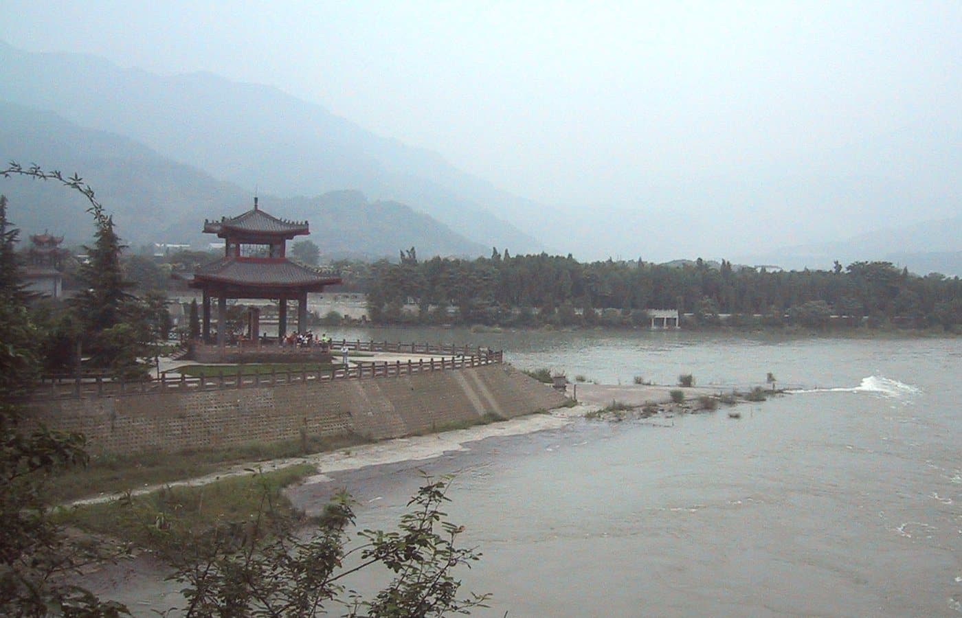 Ancient waterworks, bridges and river scenery at Dujiangyan — view 2