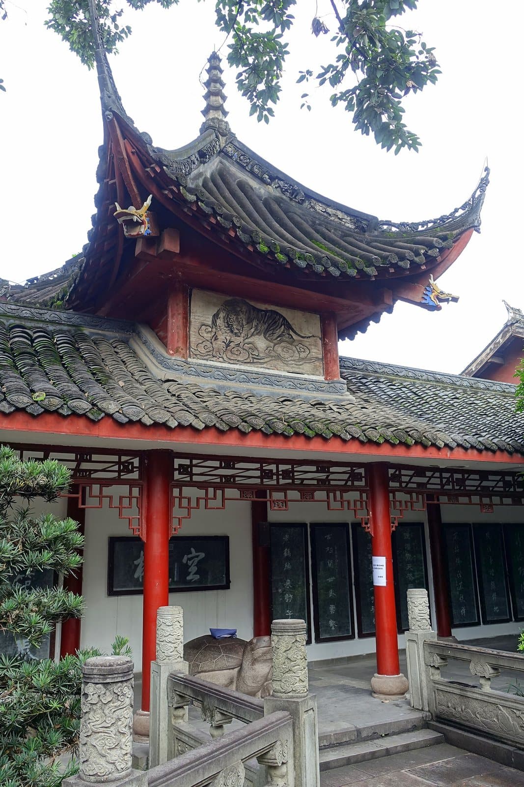 Temple halls and courtyards at Chengdu's Wenshu Monastery — view 2