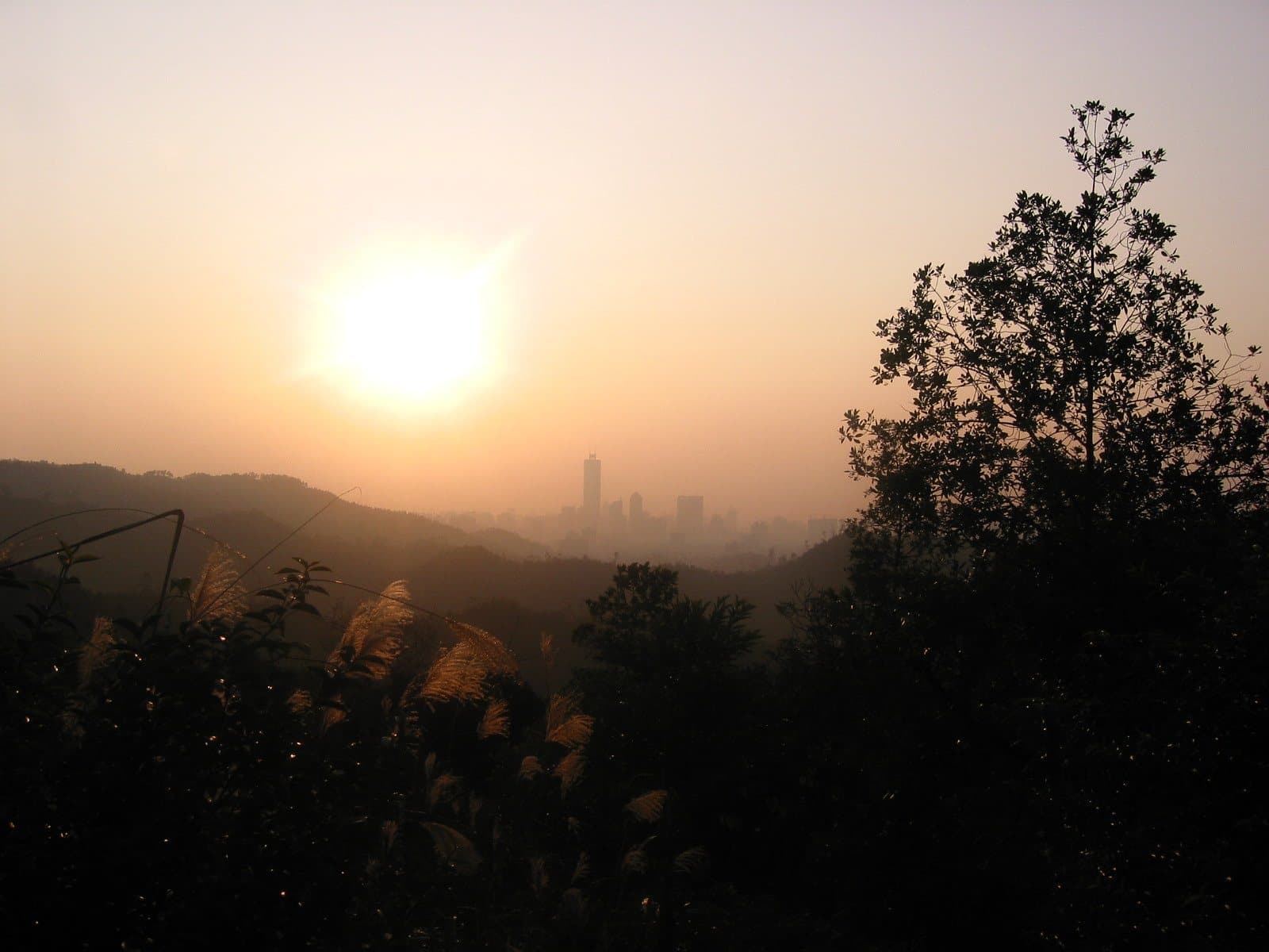 Mountain paths and city views from Baiyun Mountain — view 1