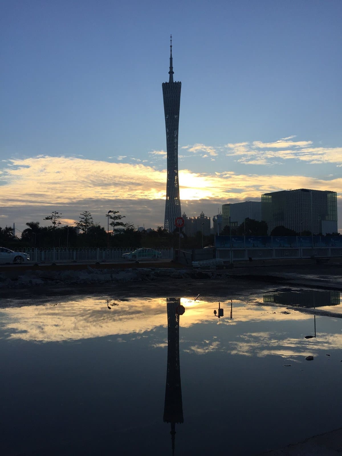 Canton Tower beside the Pearl River in Guangzhou — view 3