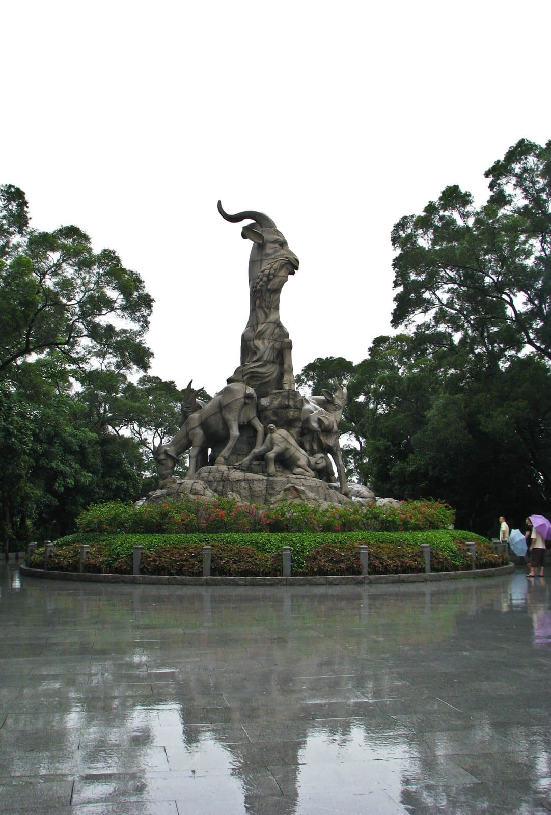 Five Rams statue and greenery in Yuexiu Park — view 1