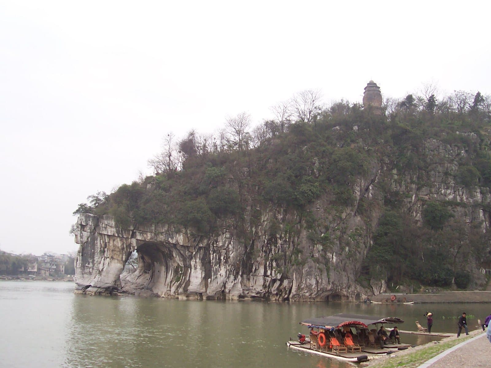 Elephant Trunk Hill beside the Li River in Guilin — view 2