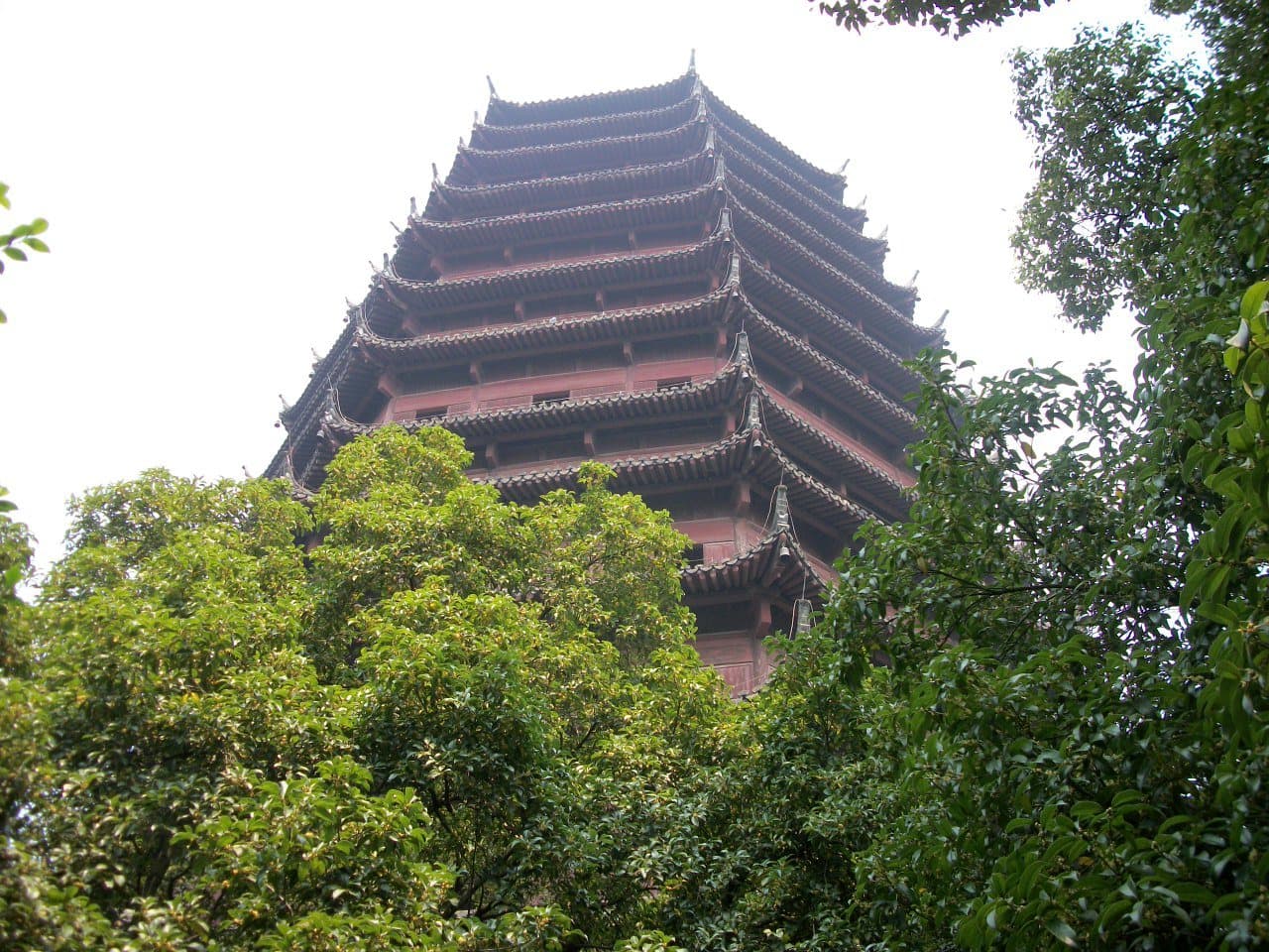 Six Harmonies Pagoda overlooking the Qiantang River — view 3