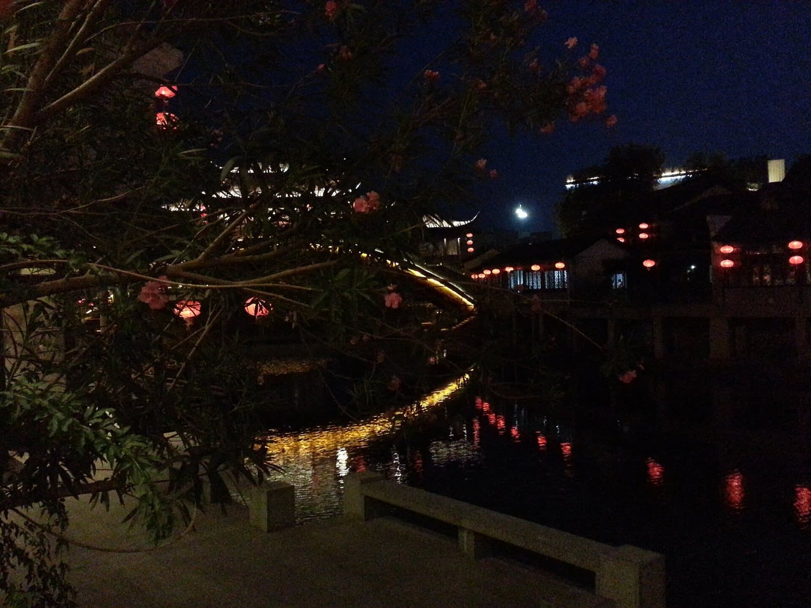 Song-inspired buildings and performances at Hangzhou Songcheng — view 2