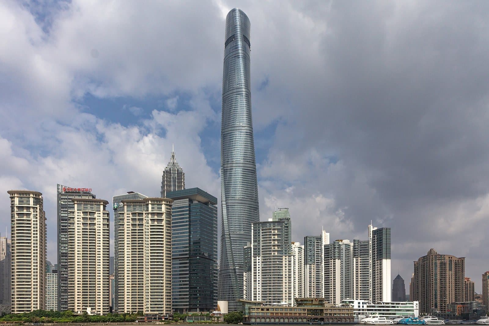 Shanghai Tower rising above the Lujiazui skyline — view 3