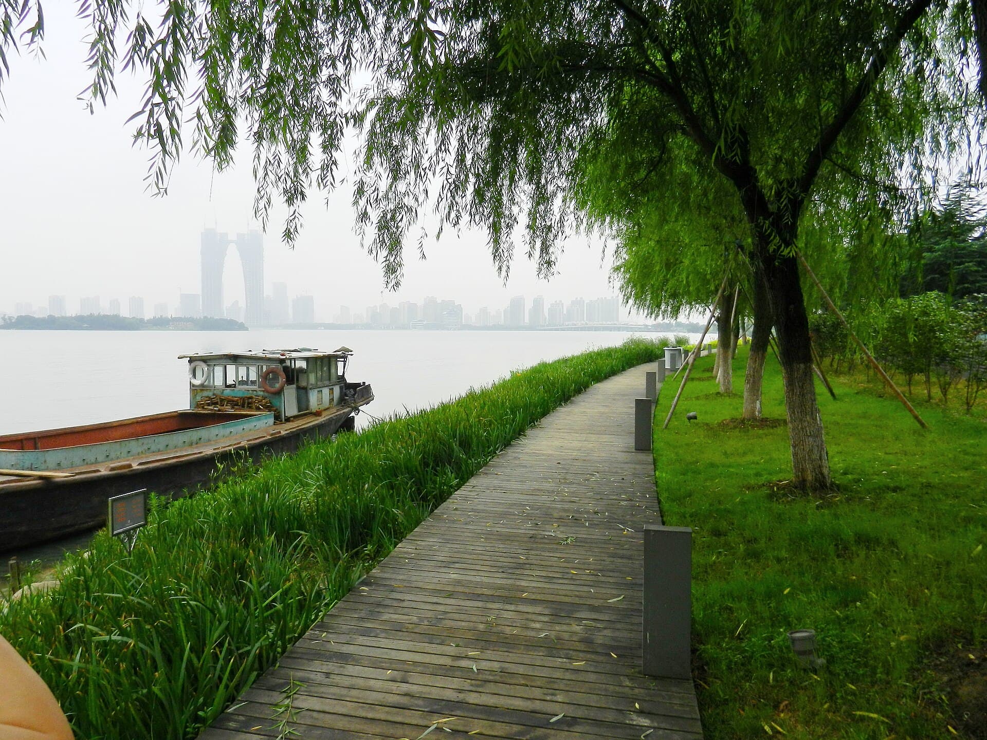 Jinji Lake — view 2
