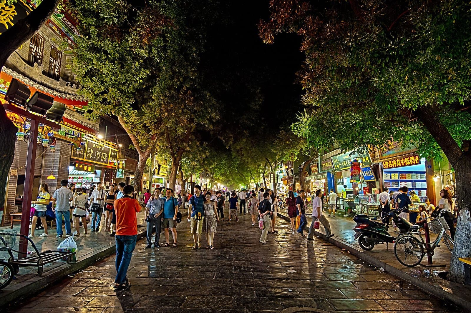 Food streets and historic lanes in Xi'an's Muslim Quarter — view 1