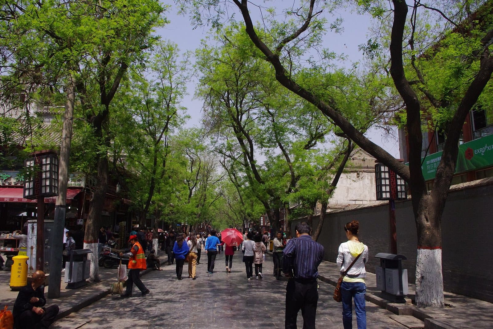 Food streets and historic lanes in Xi'an's Muslim Quarter — view 3