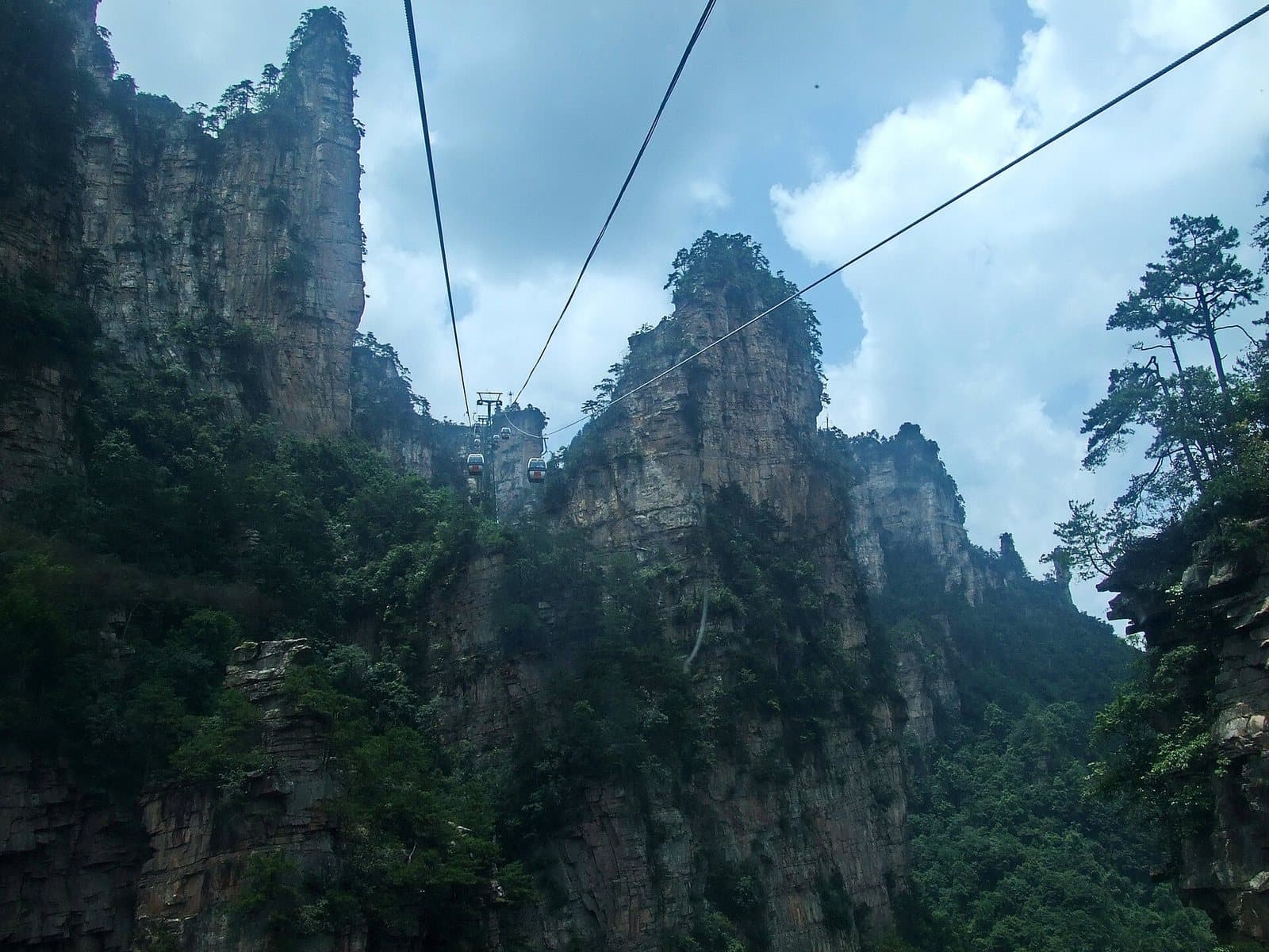 Peak forest and cloud views from Tianzi Mountain — view 2