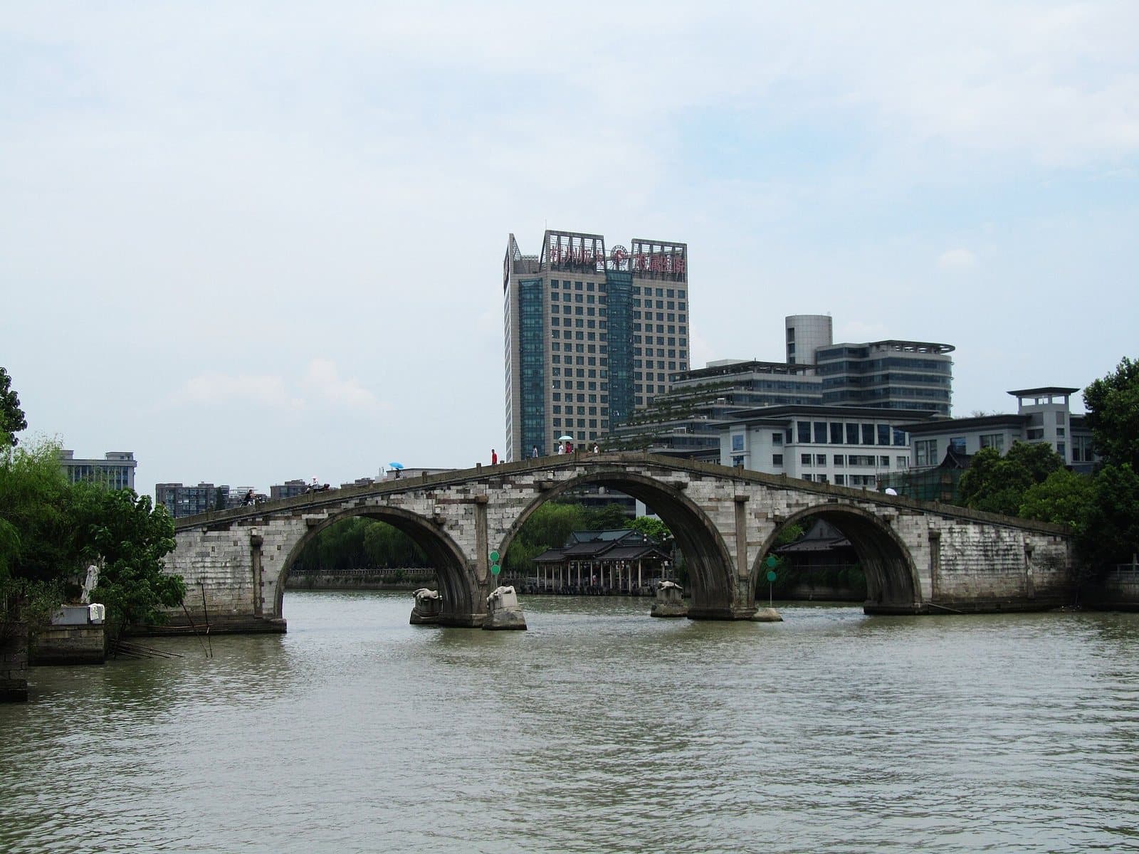 Gongchen Bridge and the Grand Canal in Hangzhou — view 1