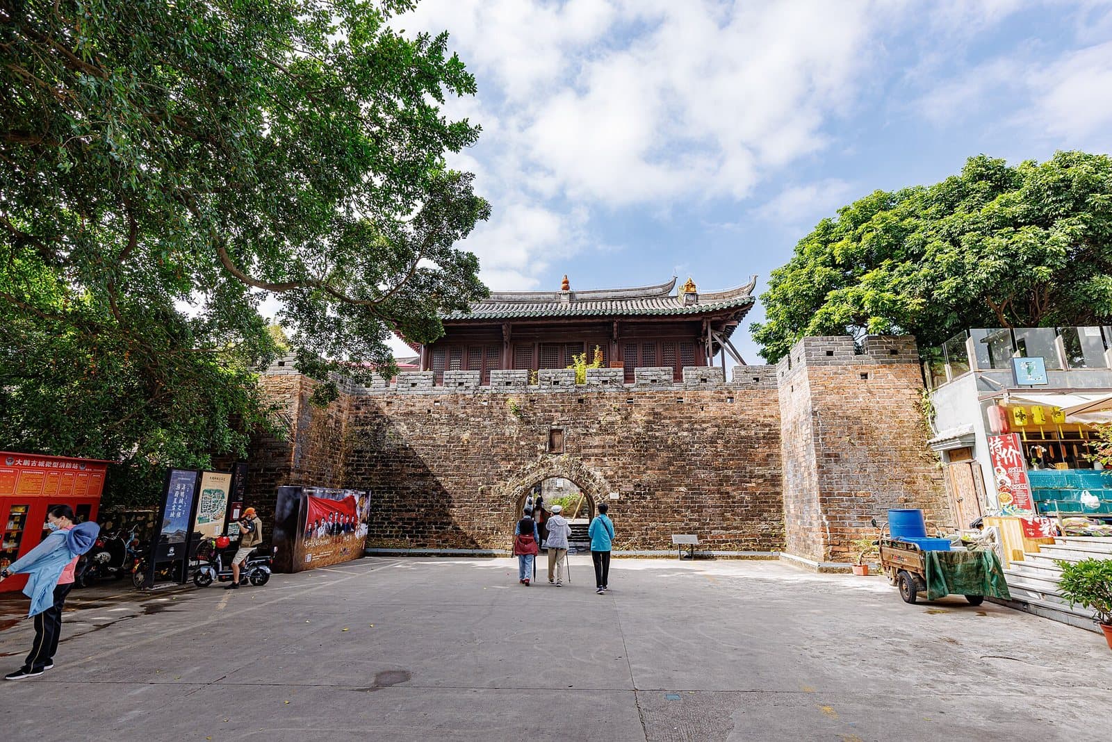 Historic gates and lanes at Dapeng Fortress — view 2