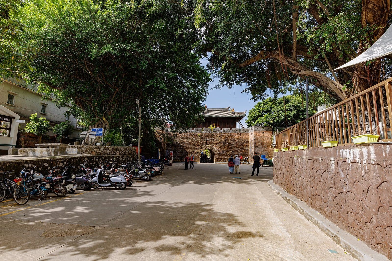 Historic gates and lanes at Dapeng Fortress — view 3